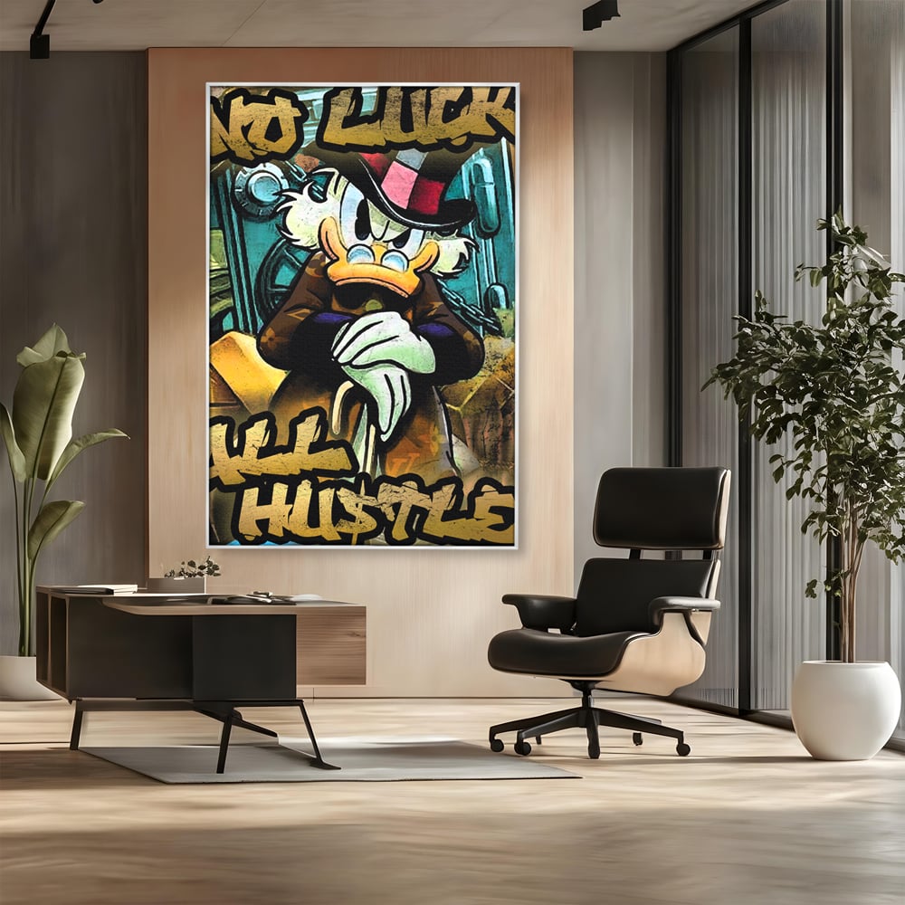 Tablou canvas cu tablou canvas cu scrooge mcduck, in rama de aluminiu argintiu, pe perete intr-un birou